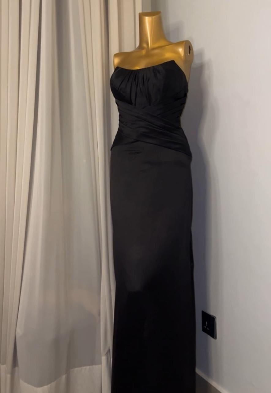 Black cinched slender dress