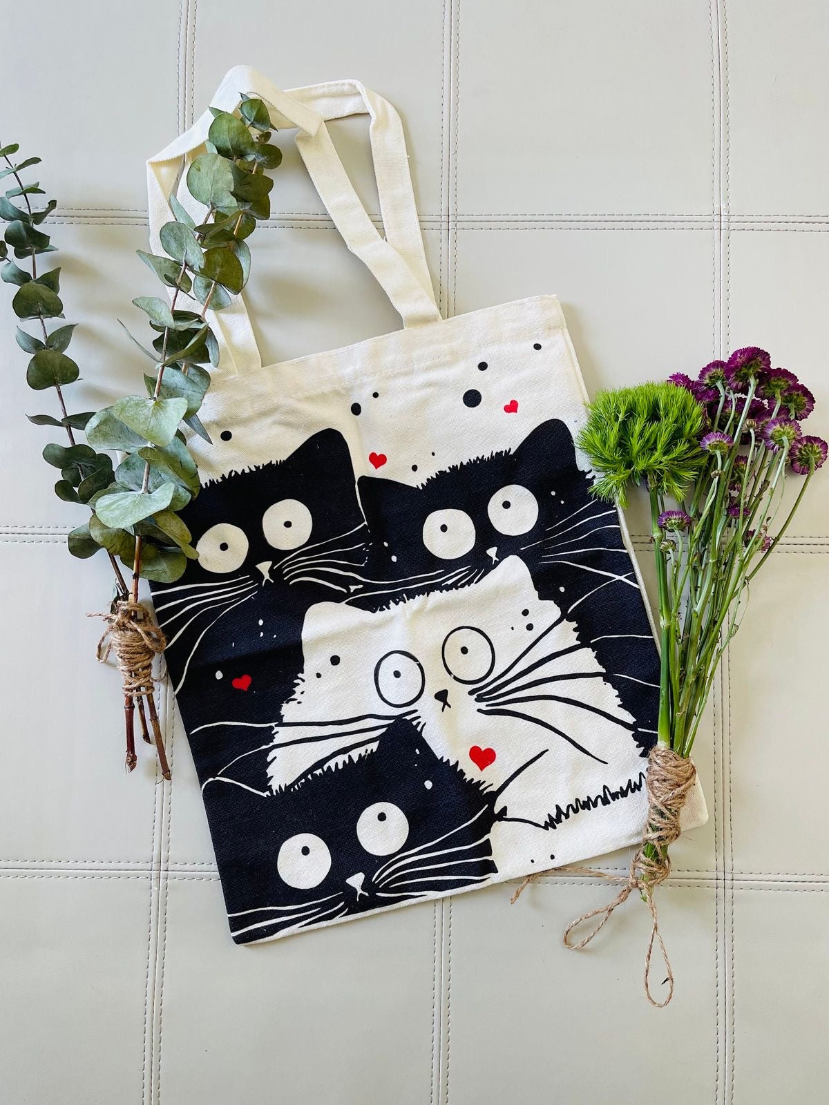 Cute cat tote bag