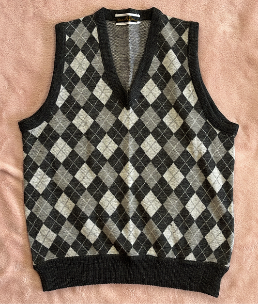 Diamond grey plaid vest sweater