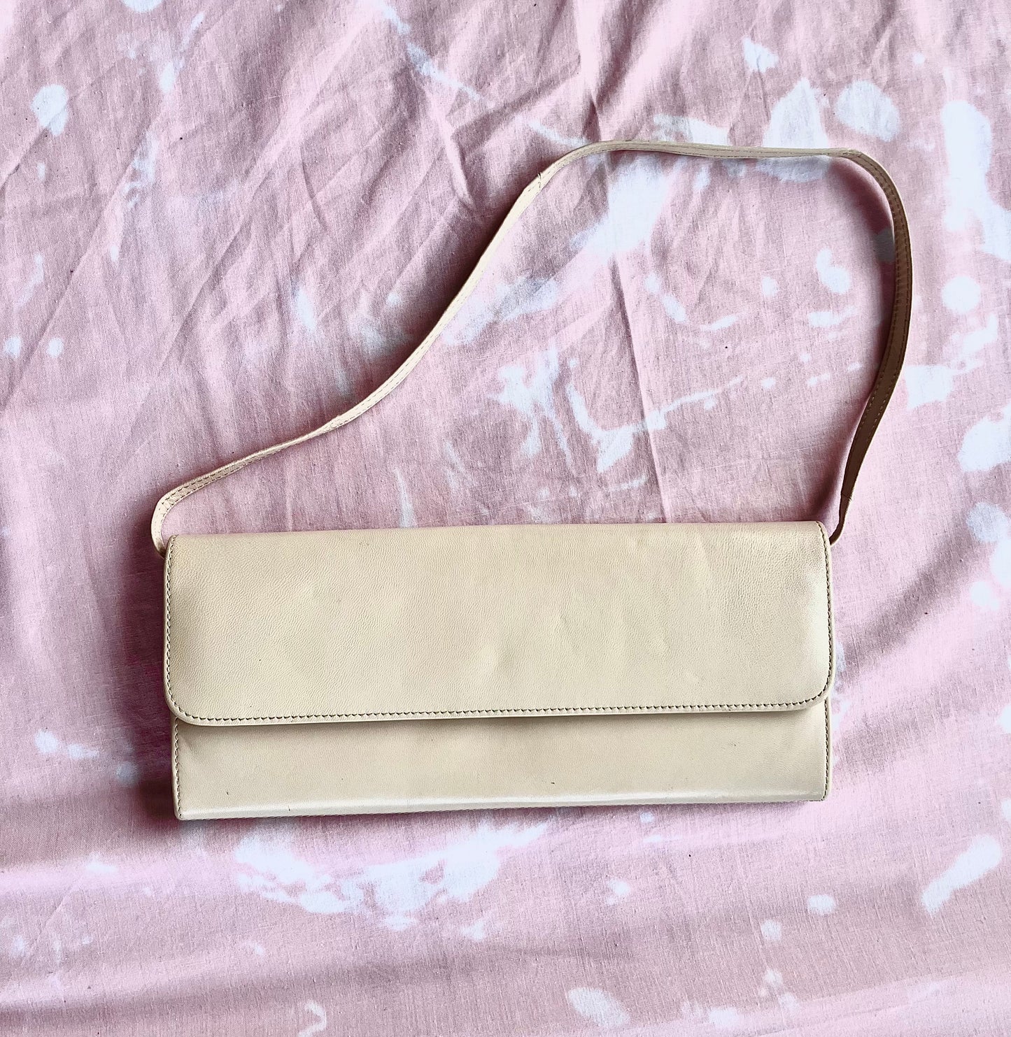 Off white hand bag