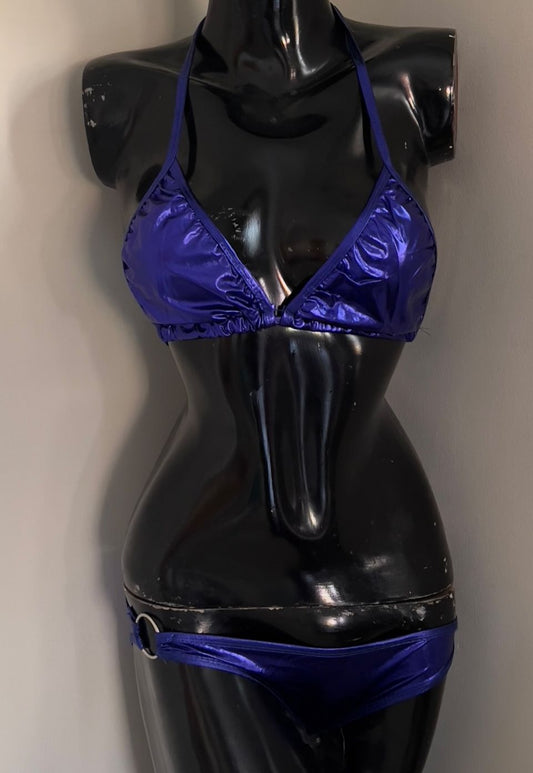 Shiny blue intimate