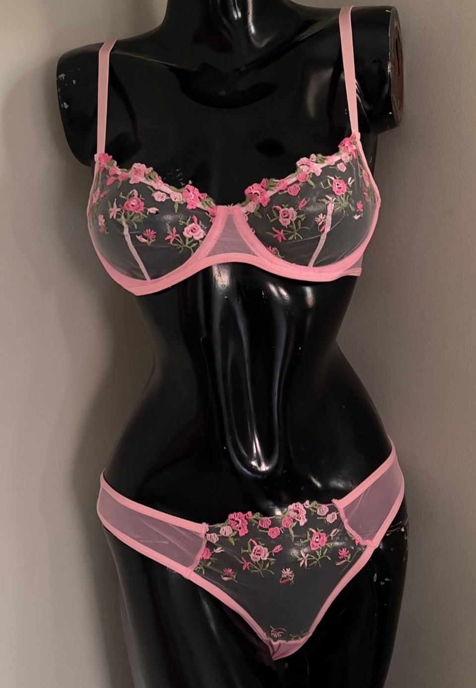 Intimate floral net lingerie set